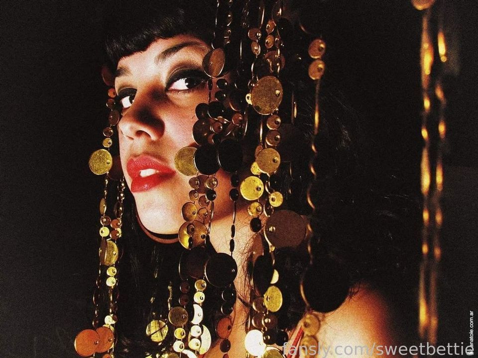 fansly sweetbettie profile banner  
