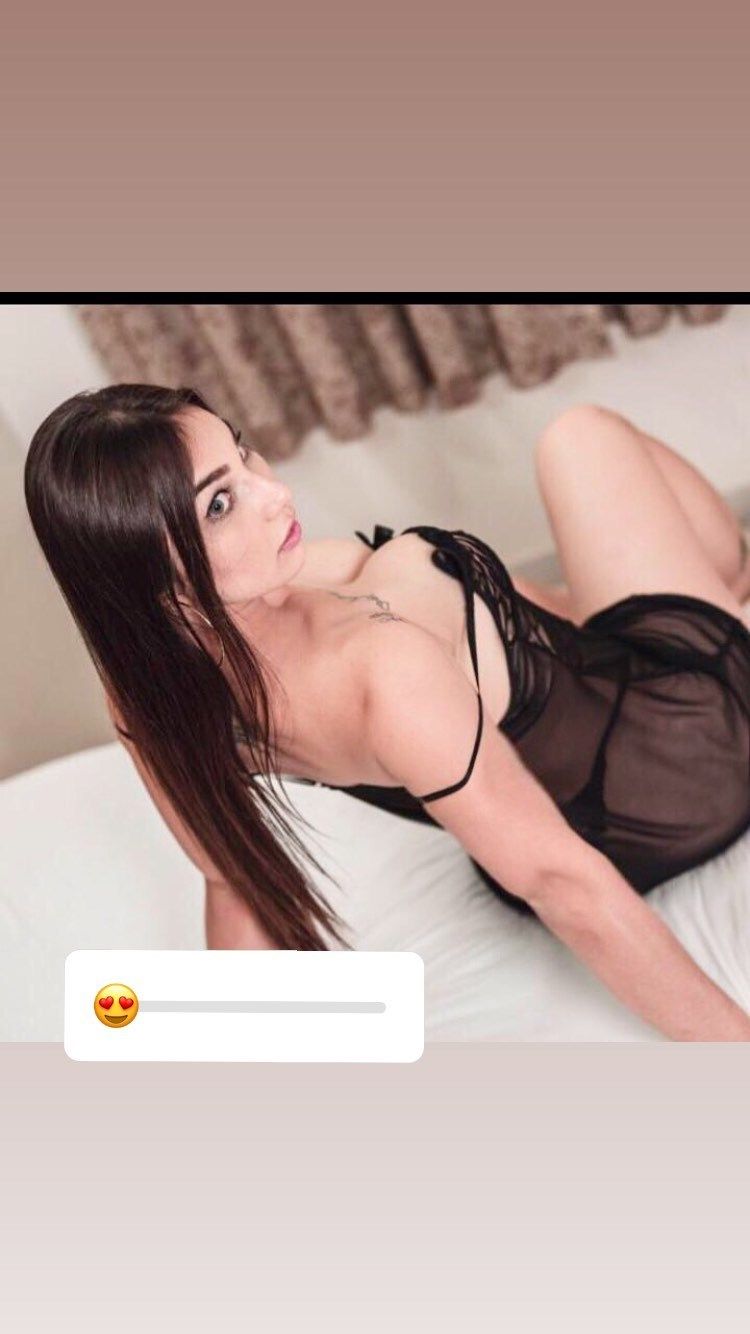 onlyfans Thalia Kaeferchaparro profile banner  