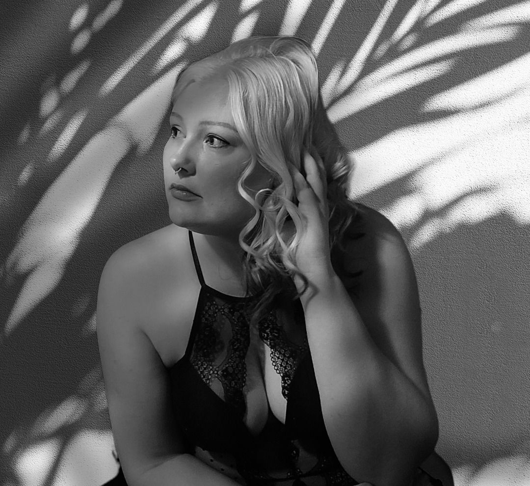 onlyfans Madame Marie Queen of 3 profile banner  