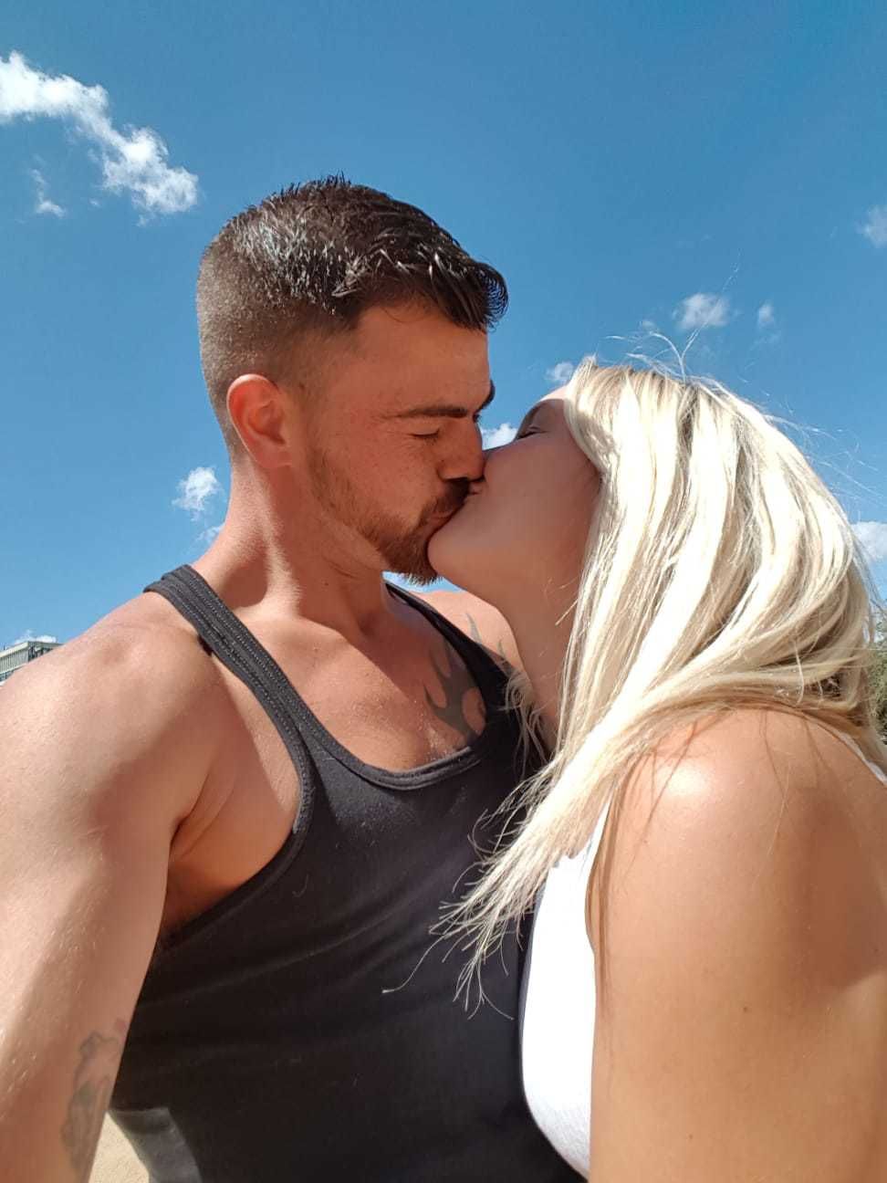onlyfans Naughty couple 😜 profile banner  