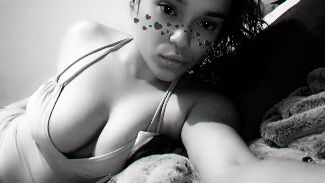 onlyfans Bella profile banner  