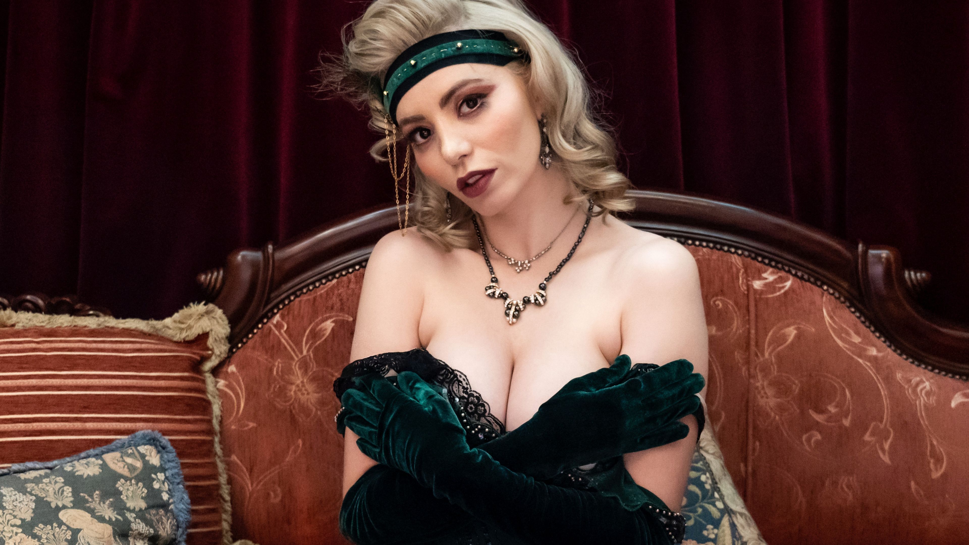 onlyfans Estelle Exposed / LOVES SEXTING profile banner  