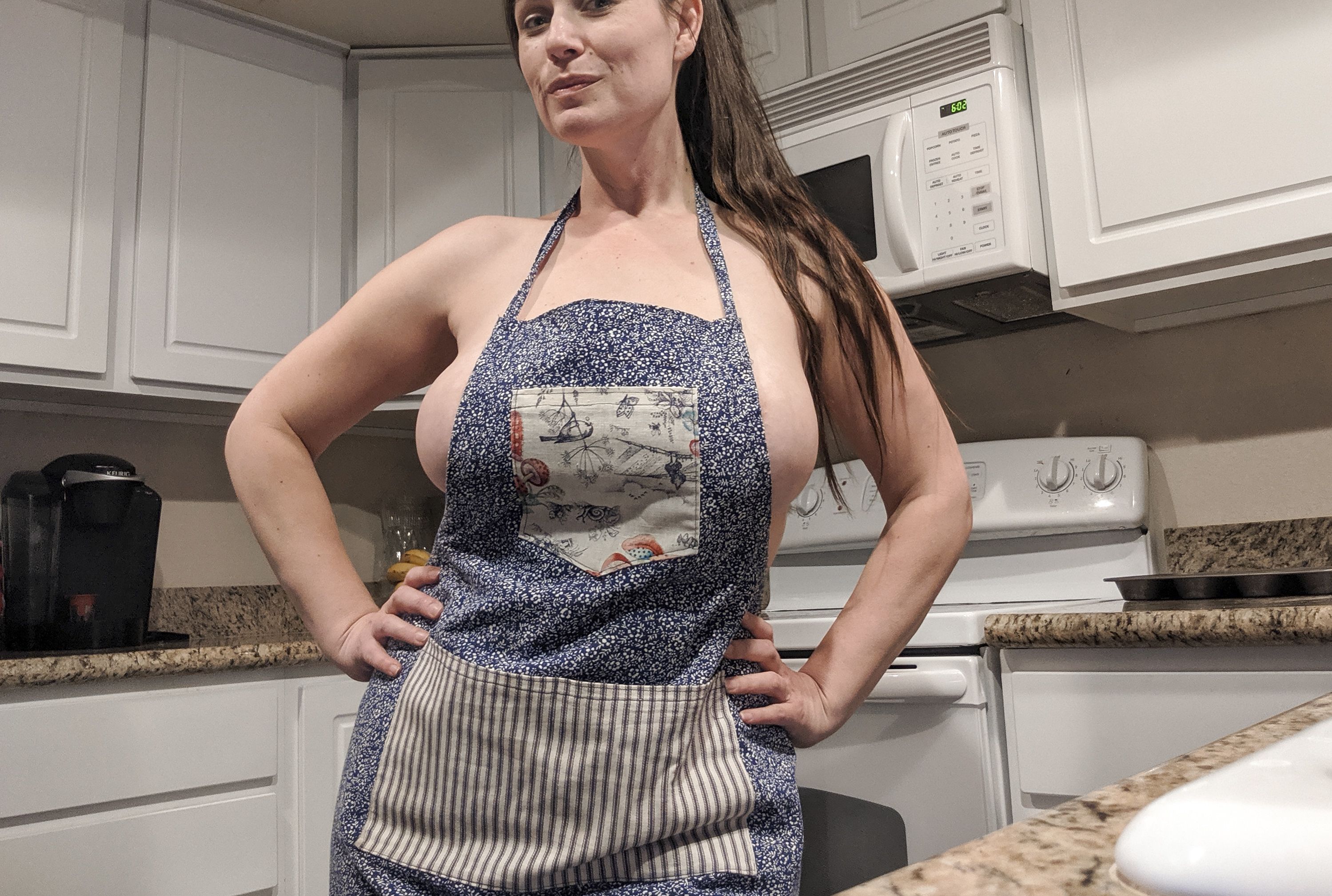 onlyfans My Dads Wife - Hi I'm Busty &amp; Hairy 💦 profile banner  