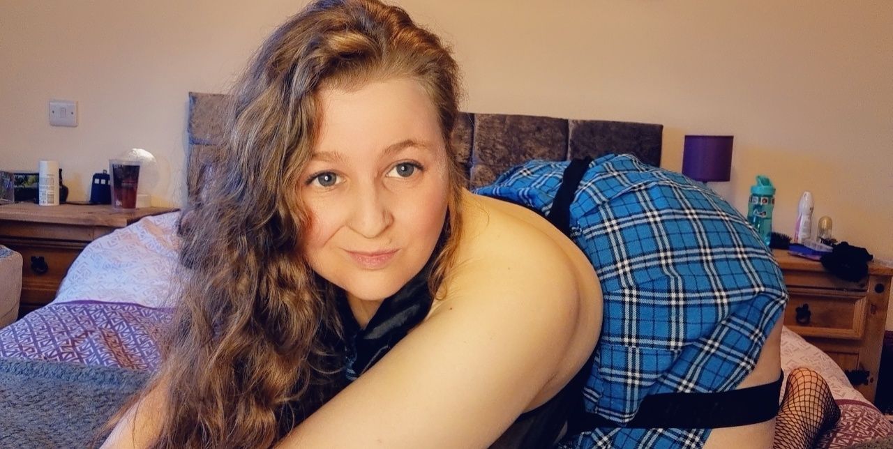 onlyfans I don't post content anymore. profile banner  
