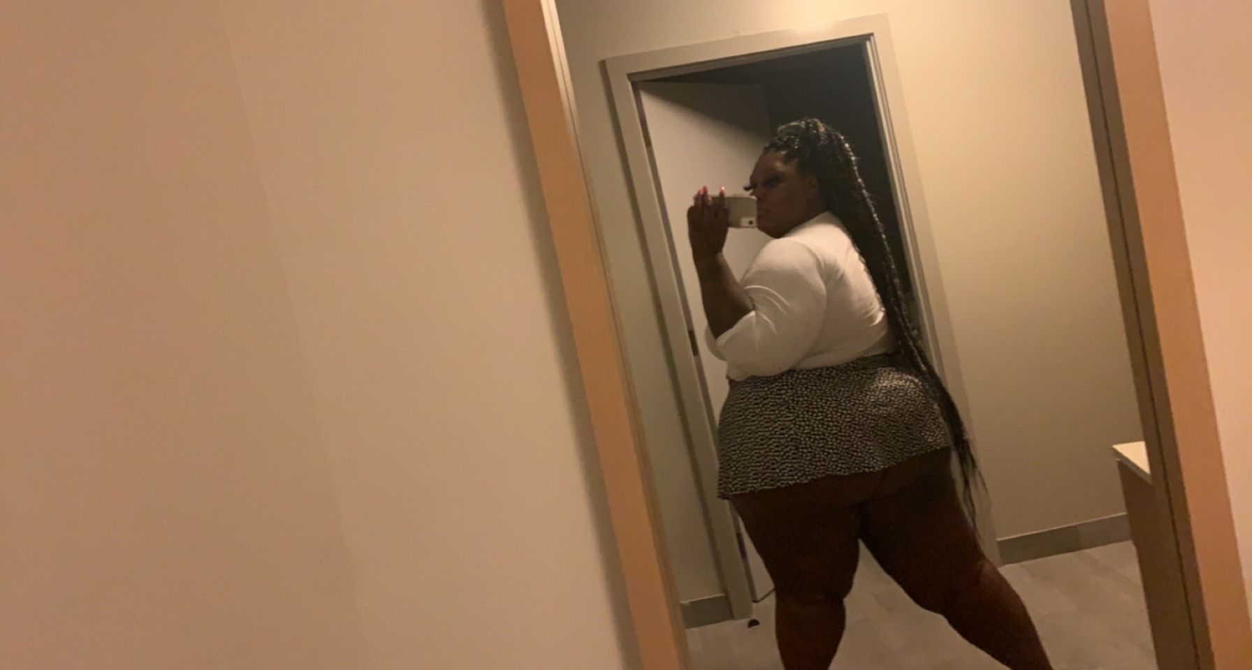 onlyfans M o c h a 💋 profile banner  