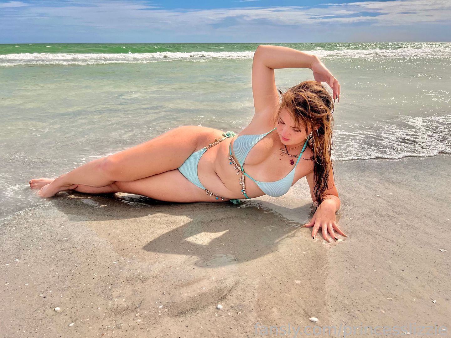 fansly princesslizzie profile banner