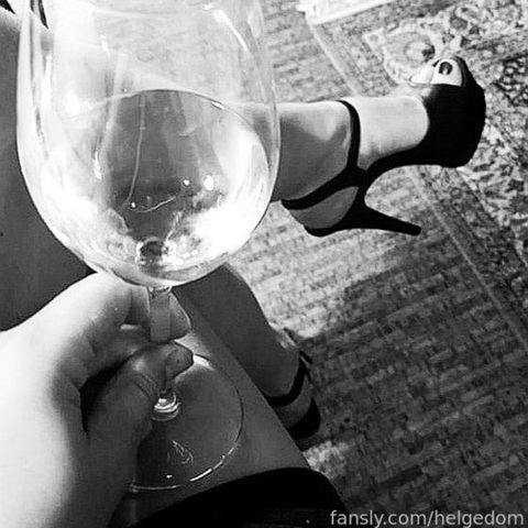 fansly helgedom profile banner