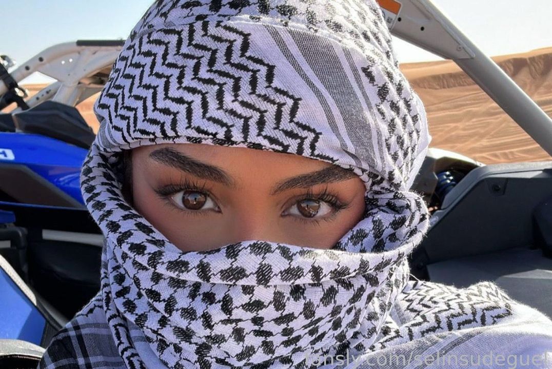 fansly selinsudeguel profile banner