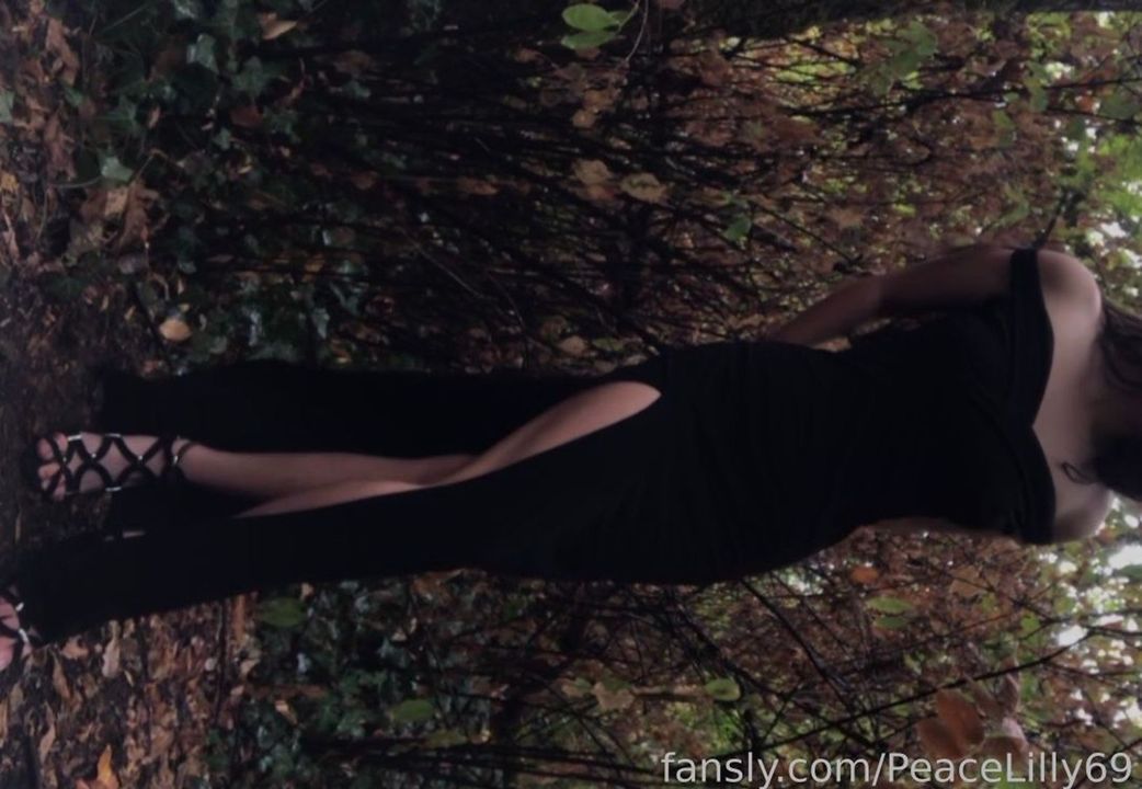 fansly Lilly profile banner