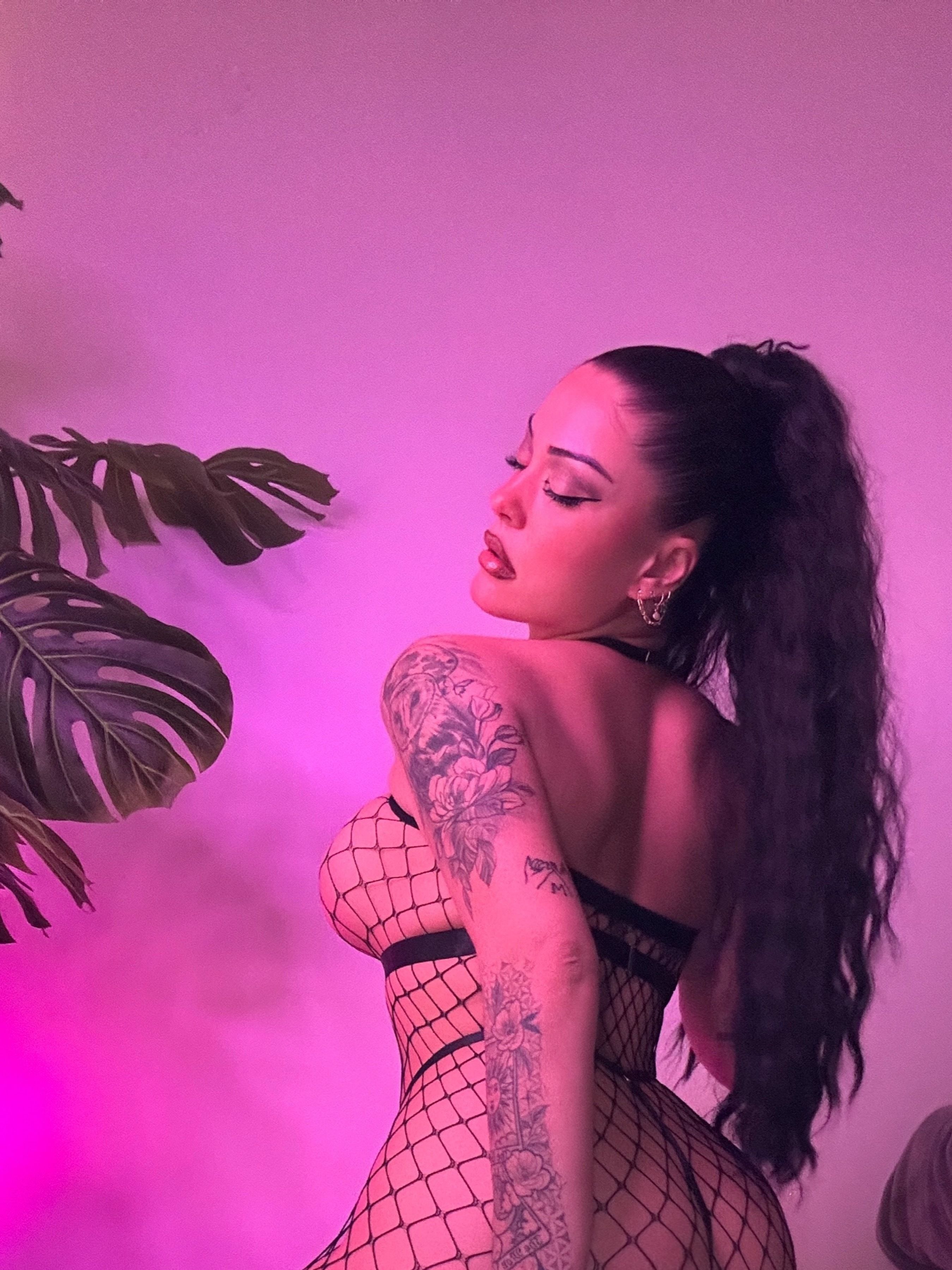 onlyfans Sara Iñiguez Hernández profile banner