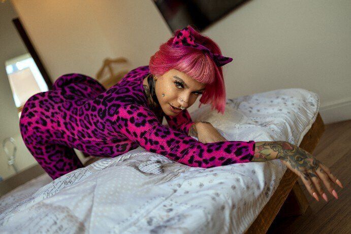 onlyfans Pink profile banner