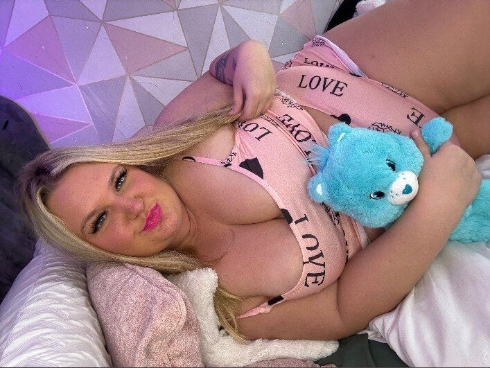 onlyfans Laura Jane profile banner