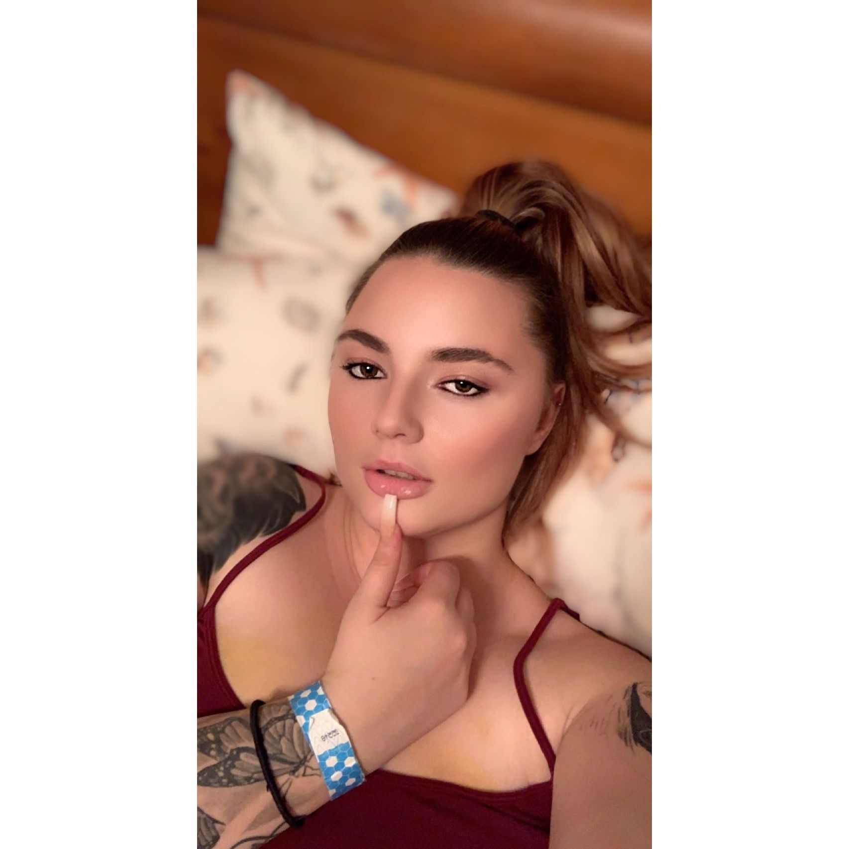 onlyfans YELENA <3 profile banner